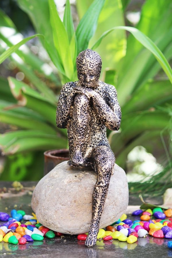 Resin thinking Statue Manufacturer