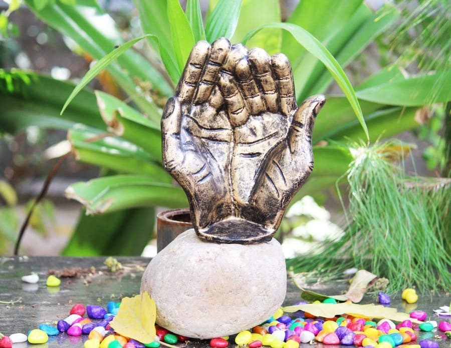Resin hand Statue photo 2