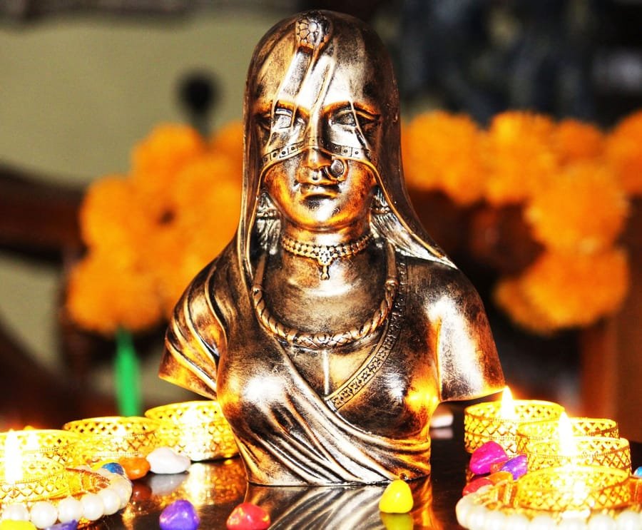 Handicraft Resin Golden Antique Bani Thani Lady Statue for home decor photo 6